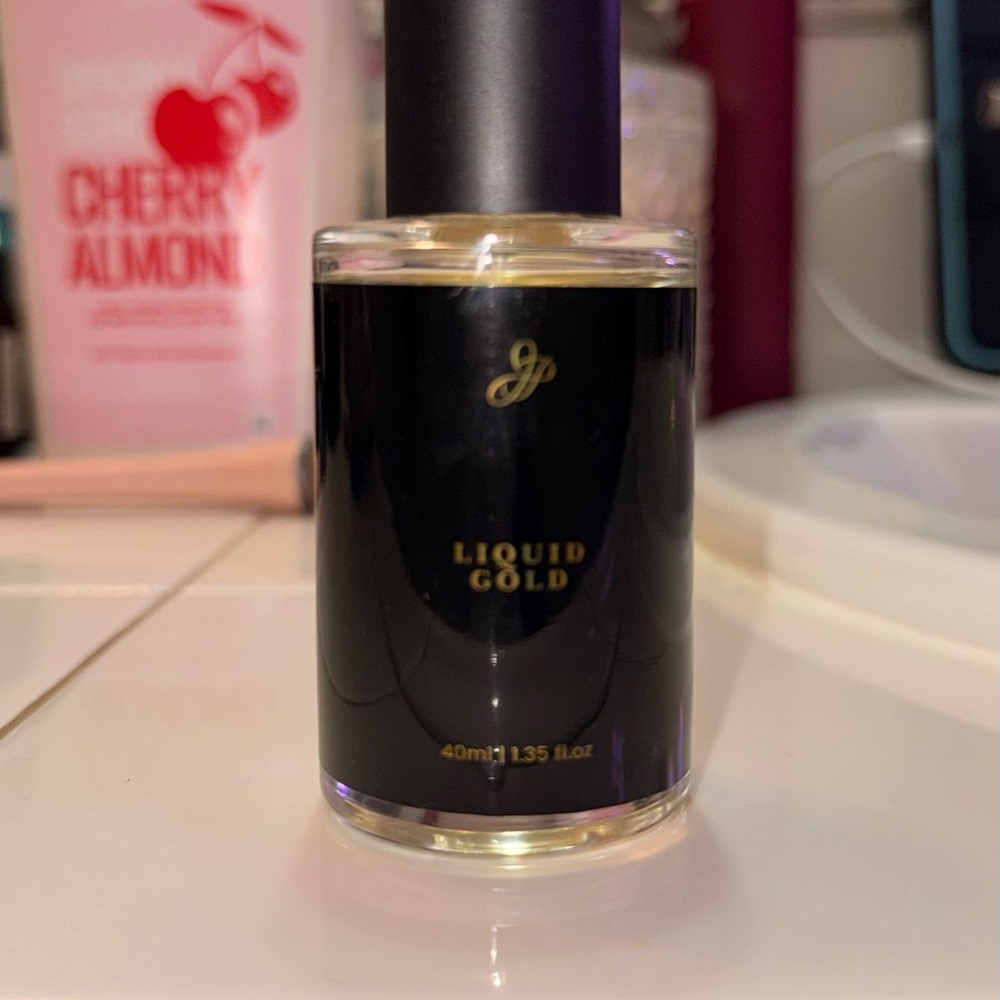 Juliana’s Perfume Liquid Gold